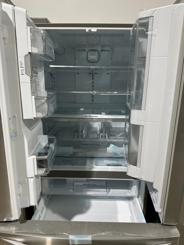 DISCONTINUED BRAND NEW 32 CU FT LG REFRIGERATOR - REF11777S LFXS32766S For Sale